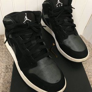 Nike Air Jordan 1 Mid SE (GS) Size US 5.5y, BQ6931-012